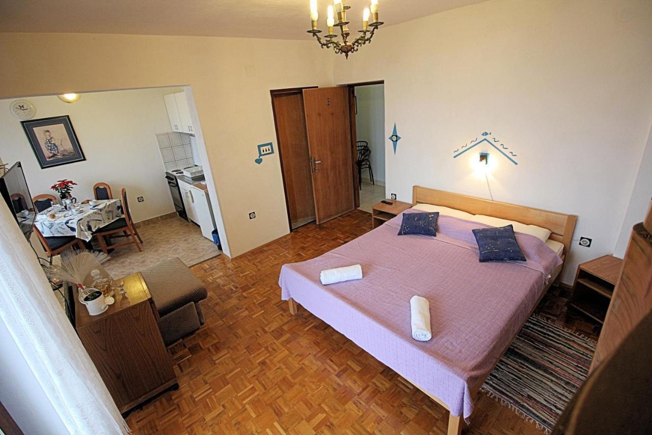 Guesthouse Marija Novi Vinodolski Extérieur photo