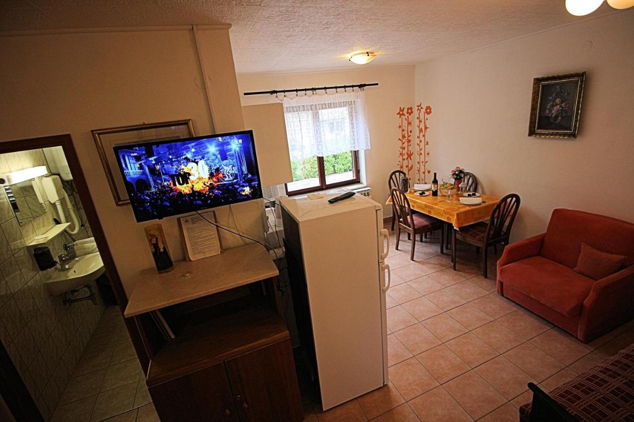 Guesthouse Marija Novi Vinodolski Extérieur photo