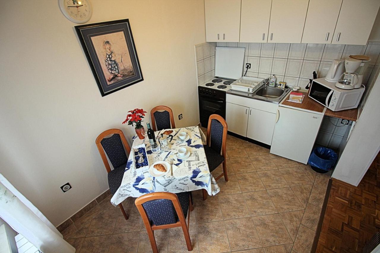 Guesthouse Marija Novi Vinodolski Extérieur photo